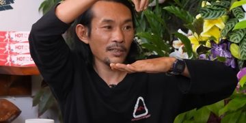 Agam sebagai relawan dari tim evakuasi pendaki asal Brazil, Juliana Marins yang tewas akibat terjatuh ke jurang Gunung Rinjani. (YouTube.com/DennySumargo)